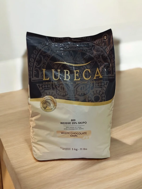 שוקולד לובקה לבן - שק סגור 5 קילו- לפסח