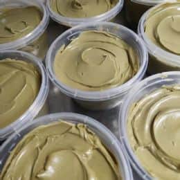 ממרח פיסטוק ושוקולד לבן- חלבי, אריזת 400 גרם-לפסח